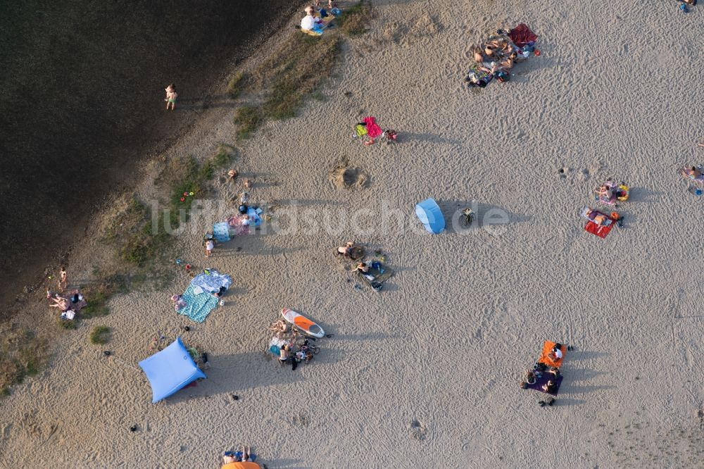 Luftbild Leipzig - Badegäste am Cospudener See in Leipzig im Bundesland Sachsen, Deutschland