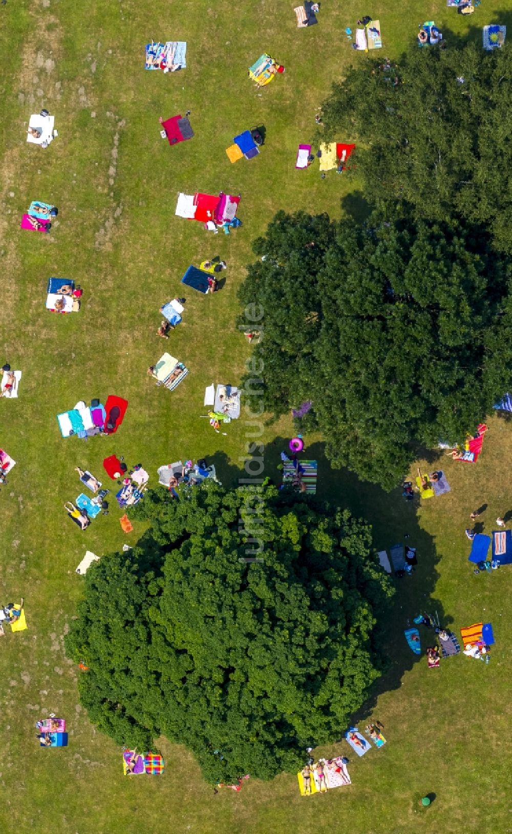 Luftbild Bochum - Badegäste auf den Liegewiesen in Bochum im Bundesland Nordrhein-Westfalen