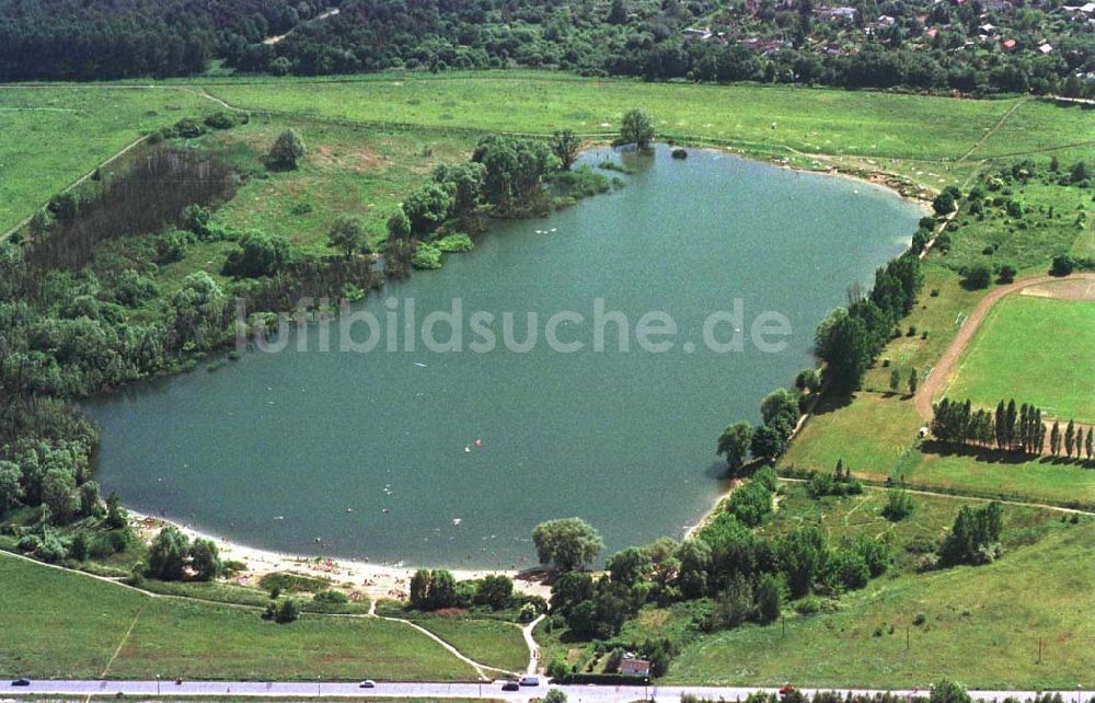 Luftaufnahme Berlin-Biesdorf - Badesee in Biesdorf.