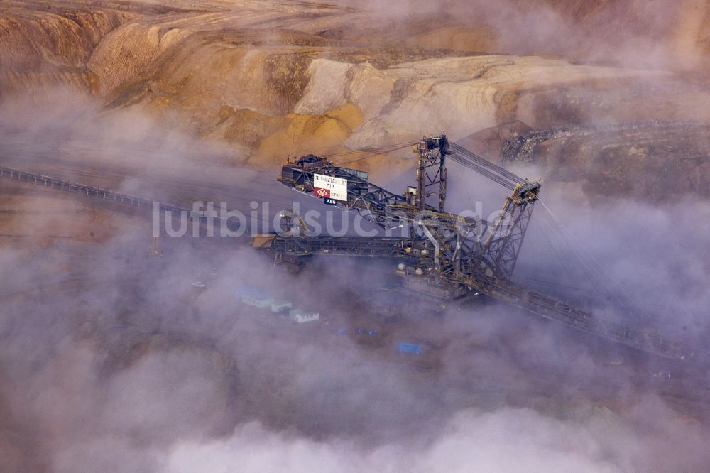 Luftbild Berrendorf-Wüllenrath - Bagger- Förderbrücke im Braunkohle - Tagebau in Berrendorf-Wüllenrath im Bundesland Nordrhein-Westfalen, Deutschland