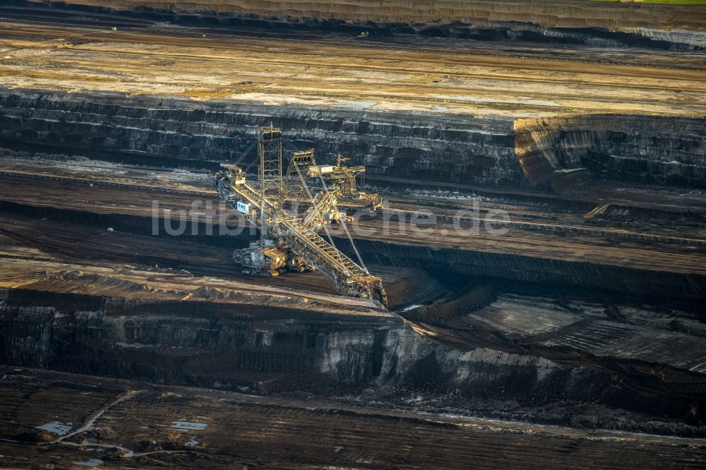 Luftbild Inden - Bagger- Förderbrücke im Braunkohle - Tagebau in Inden im Bundesland Nordrhein-Westfalen