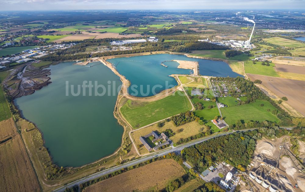 Kamp-Lintfort von oben - Baggersee und Kies- Tagebau in Kamp-Lintfort im Bundesland Nordrhein-Westfalen, Deutschland