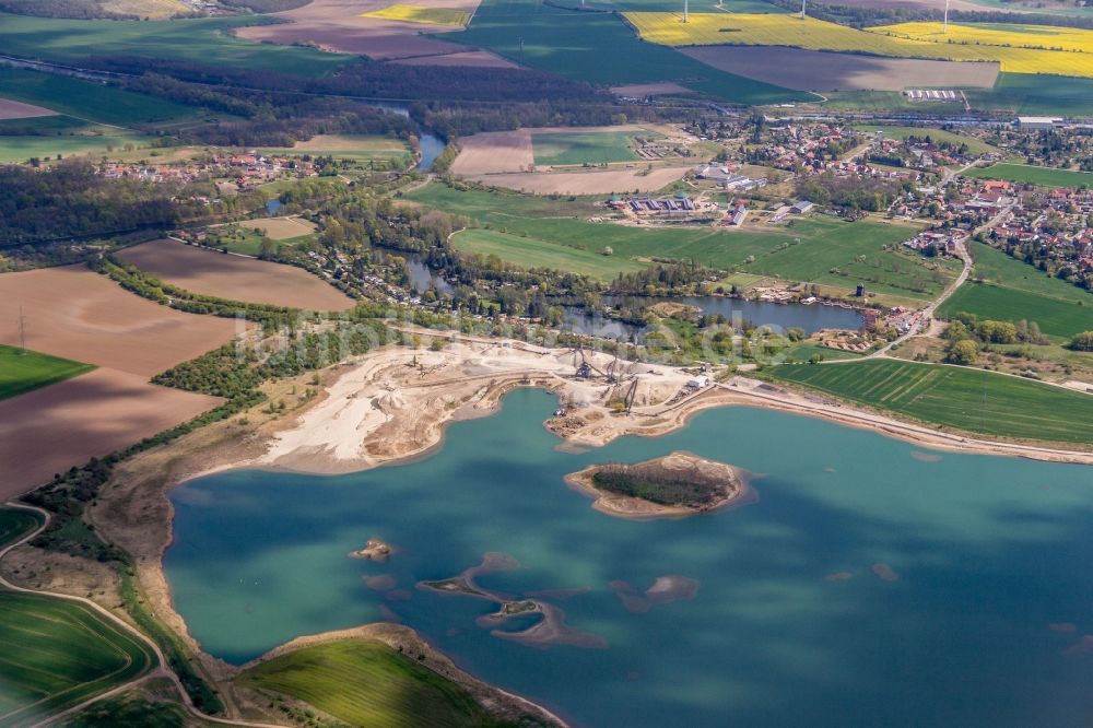 Elbe-Parey von oben - Baggersee und Kies- Tagebau der Kieswerke RM Rogätz-Parey GmbH in Elbe-Parey im Bundesland Sachsen-Anhalt, Deutschland