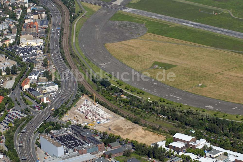 Berlin-Tempelhof von oben - Bahlsen Keksfabrik GmbH in Berlin-Tempelhof