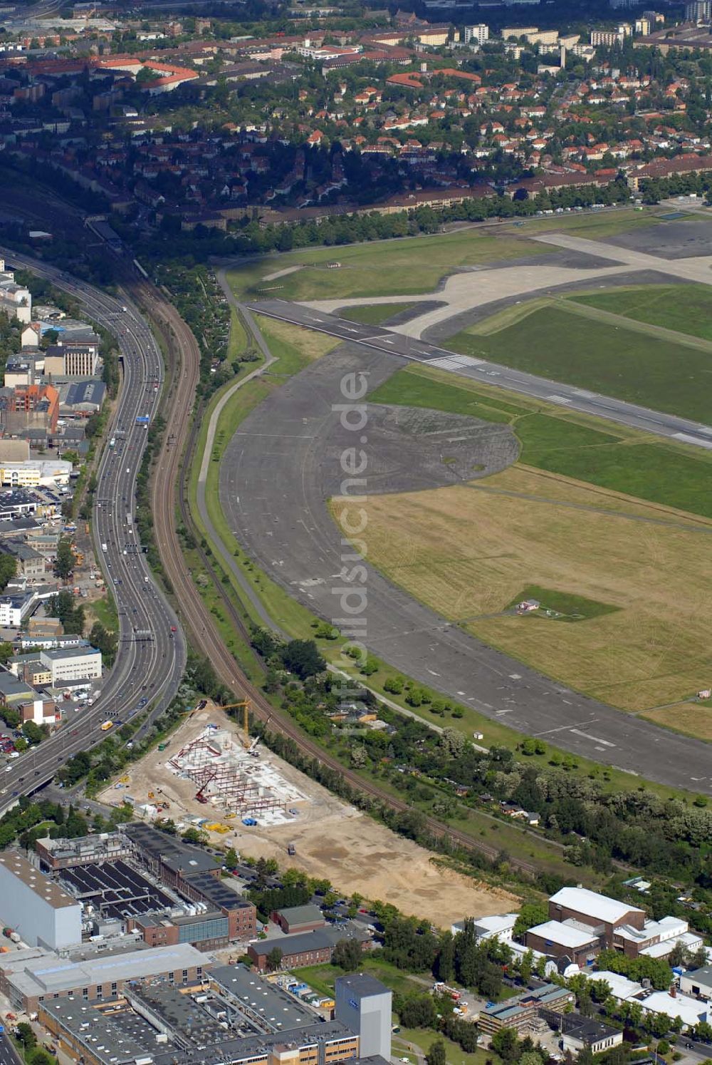 Berlin-Tempelhof aus der Vogelperspektive: Bahlsen Keksfabrik GmbH in Berlin-Tempelhof