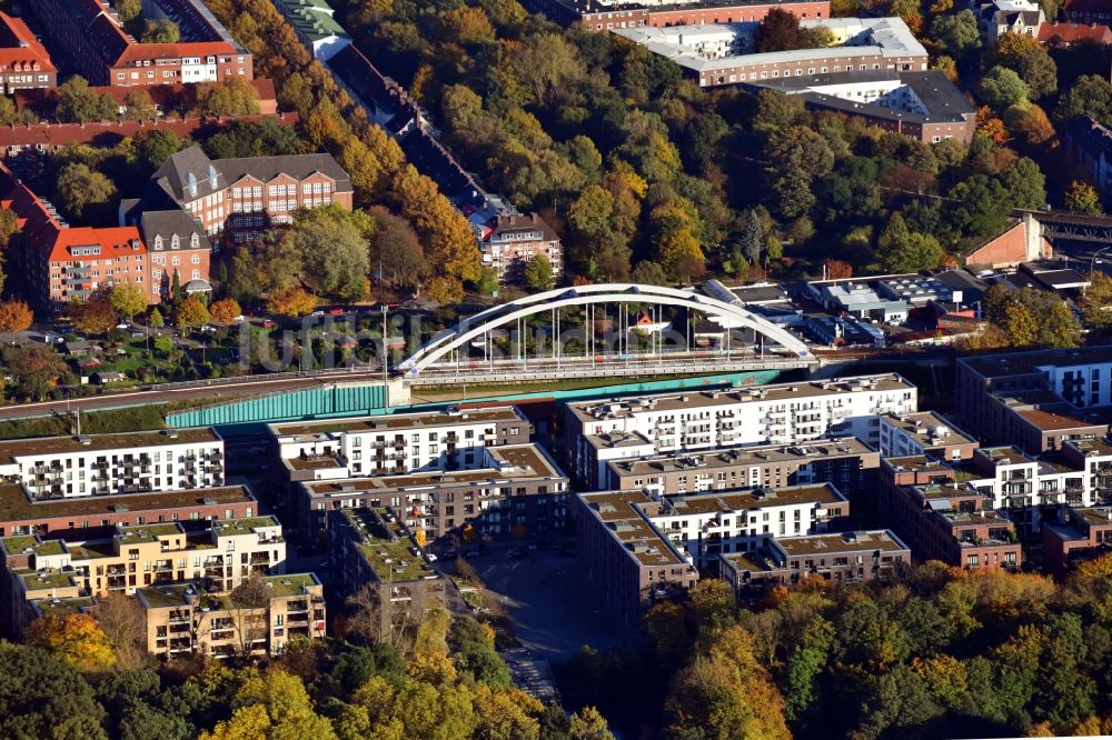 Hamburg aus der Vogelperspektive: Bahn- Brückenbauwerk am alten Güterbahnhof an der Hellbrockstraße in Hamburg, Deutschland