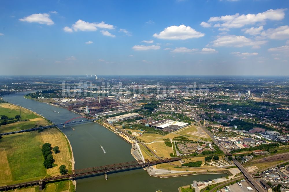 Luftaufnahme Duisburg - Bahn- Brückenbauwerk in Duisburg im Bundesland Nordrhein-Westfalen