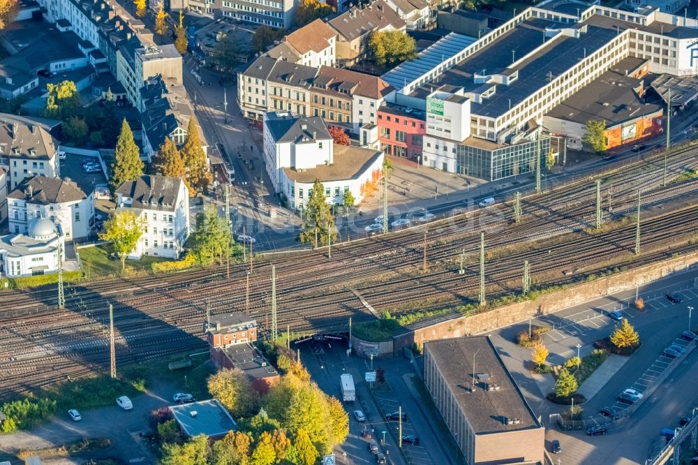 Luftaufnahme Witten - Bahn- Brückenbauwerk Eisenbahnbrücke Herbeder Straße - Bahnhofstraße in Witten im Bundesland Nordrhein-Westfalen