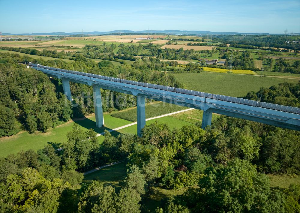 Markgröningen von oben - Bahn- Brückenbauwerk Glemstalbrücke in Markgröningen im Bundesland Baden-Württemberg, Deutschland