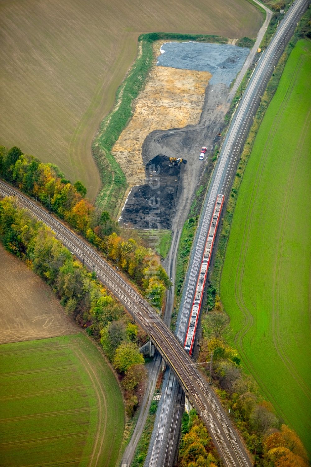 Hamm von oben - Bahn- Brückenbauwerk in Hamm im Bundesland Nordrhein-Westfalen, Deutschland