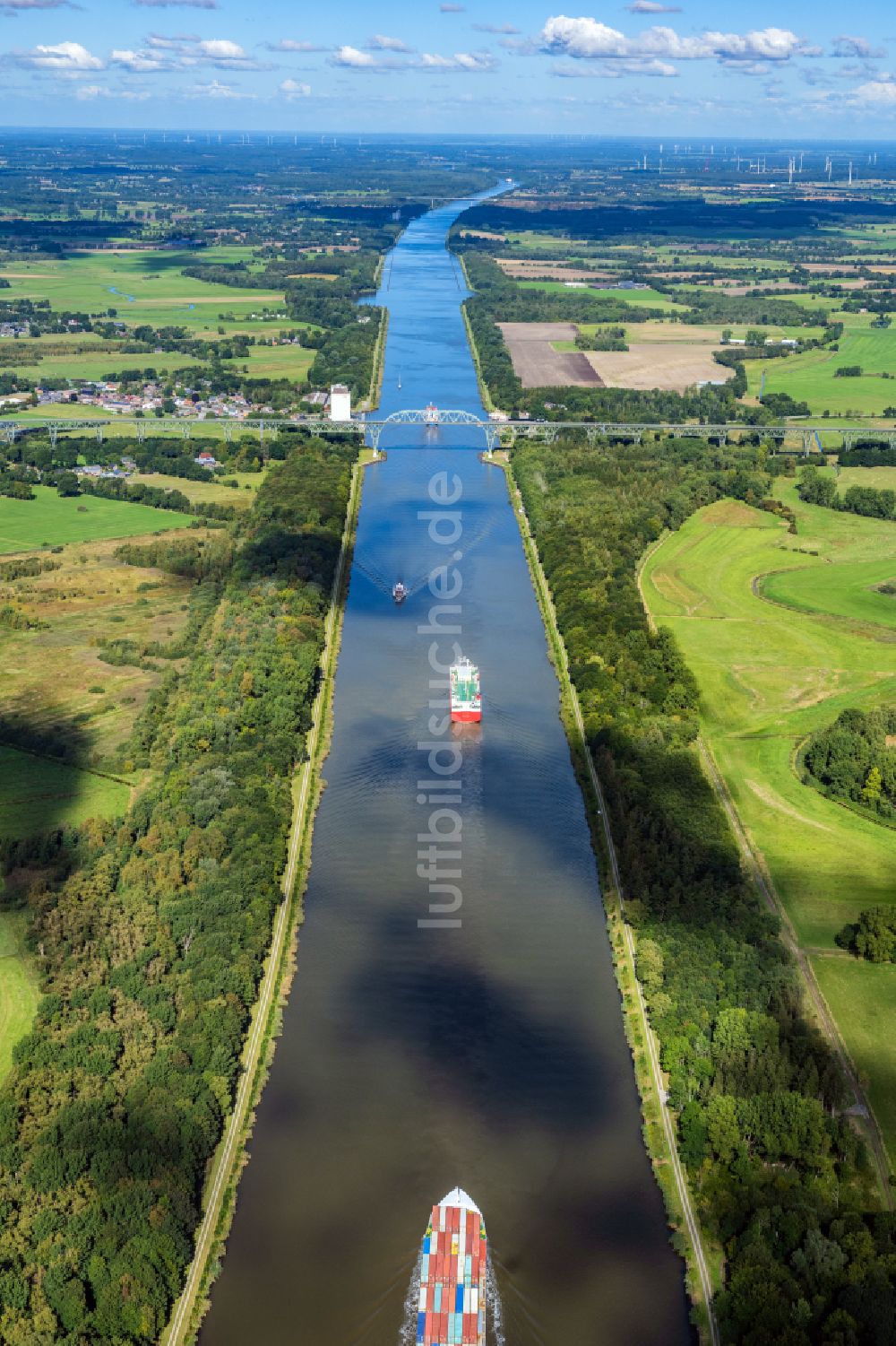 Luftaufnahme Hochdonn - Bahn- Brückenbauwerk Hochdonn über den Nord Ostsee Kanalin Hochdonn im Bundesland Schleswig-Holstein, Deutschland