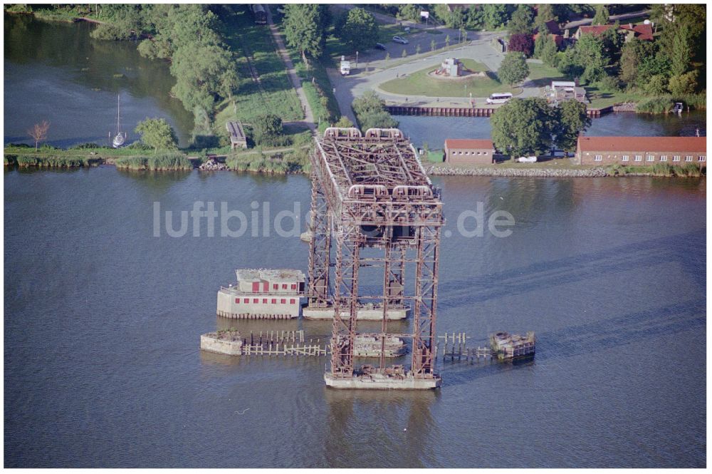 Luftbild Bugewitz - Bahn- Brückenruine Hubbrücke Karnin in Bugewitz im Bundesland Mecklenburg-Vorpommern, Deutschland