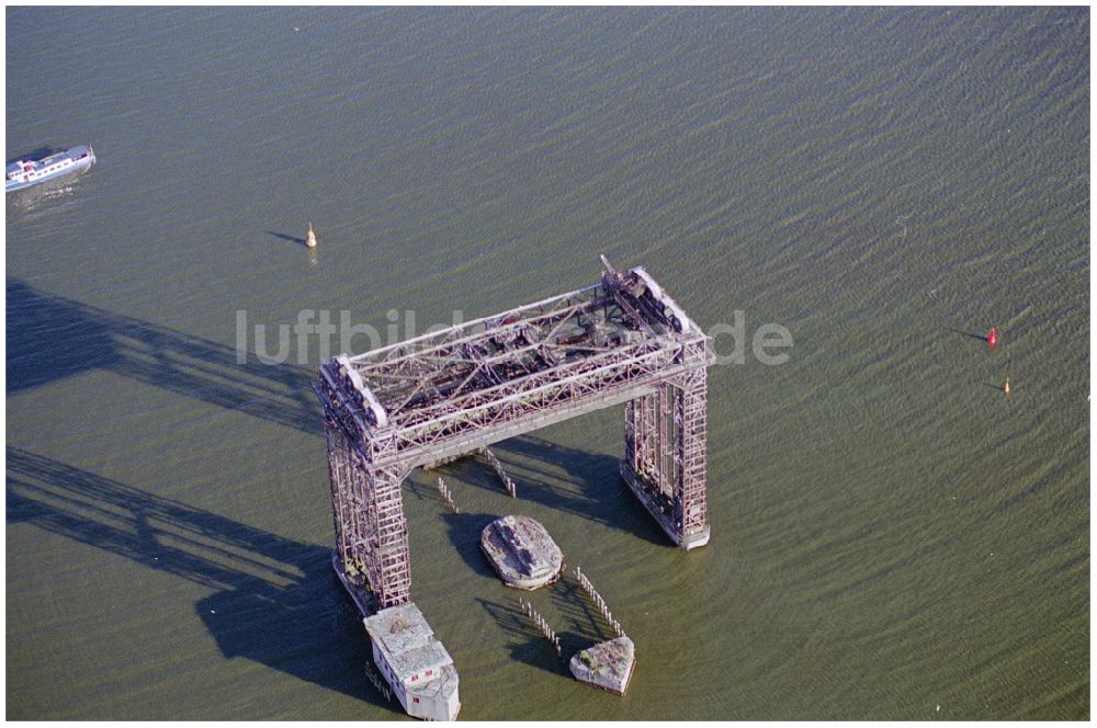 Bugewitz von oben - Bahn- Brückenruine Hubbrücke Karnin in Bugewitz im Bundesland Mecklenburg-Vorpommern, Deutschland