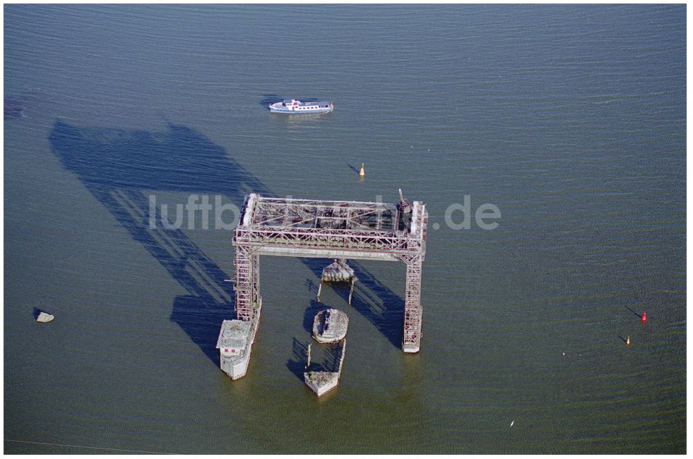 Luftbild Bugewitz - Bahn- Brückenruine Hubbrücke Karnin in Bugewitz im Bundesland Mecklenburg-Vorpommern, Deutschland