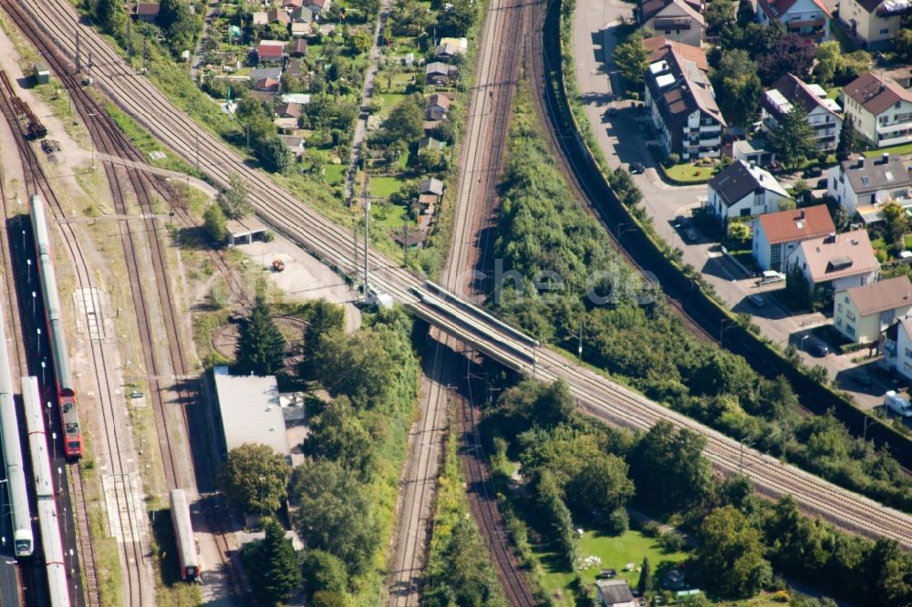 Luftbild Karlsruhe - Bahn- Kreuzung der Schienen- und Gleisanlagen der Deutschen Bahn in Karlsruhe im Bundesland Baden-Württemberg