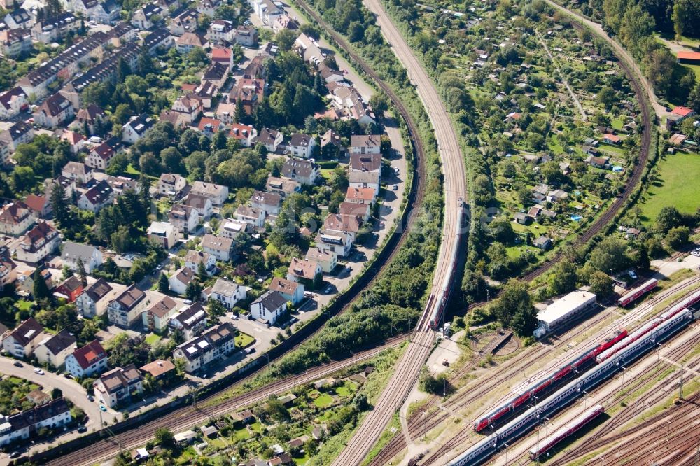 Luftbild Karlsruhe - Bahn- Kreuzung der Schienen- und Gleisanlagen der Deutschen Bahn in Karlsruhe im Bundesland Baden-Württemberg