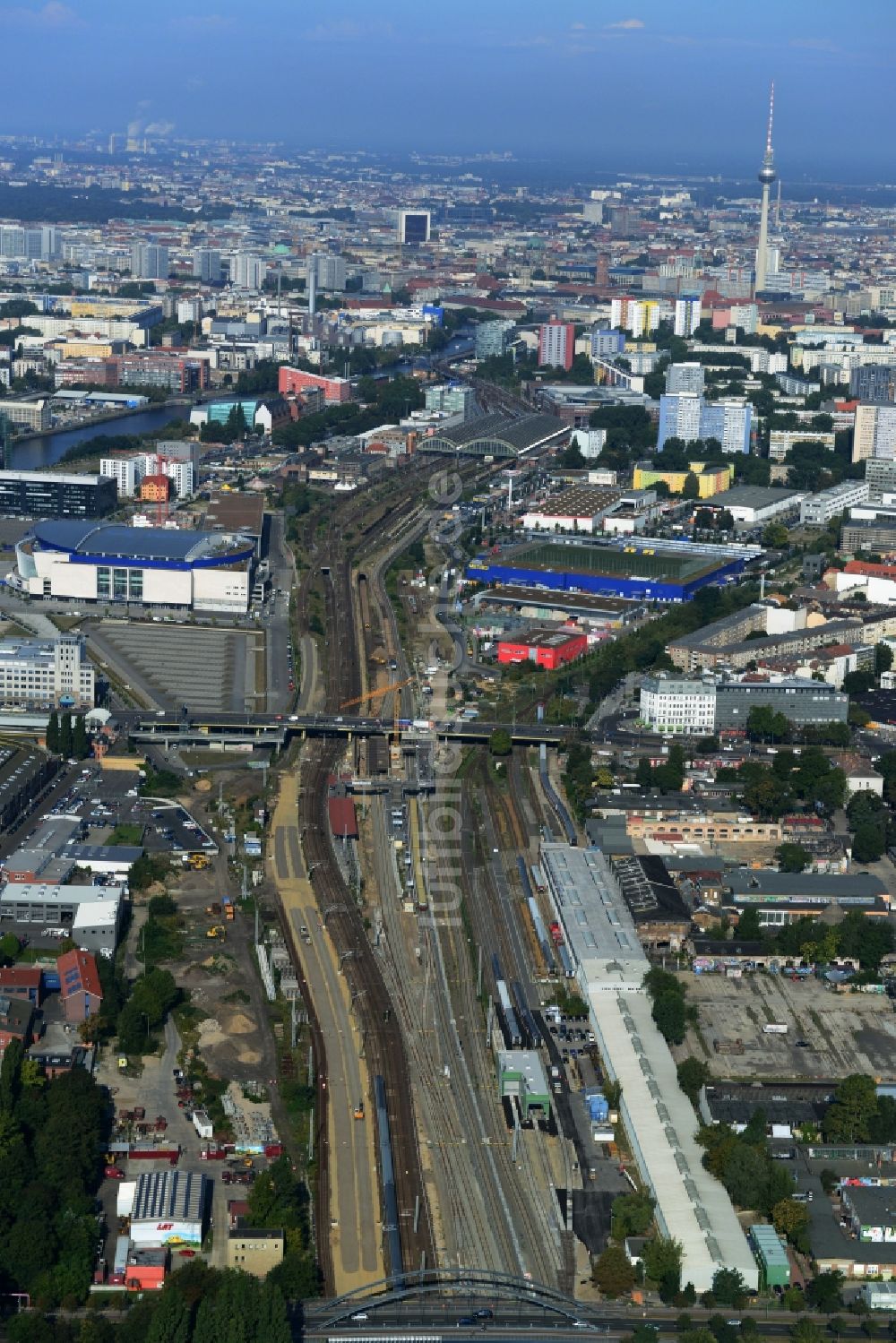 Luftbild Berlin Friedrichshain - Bahn Strecken- Ausbau an der Modersohnbrücke entlang der Modersohnstraße im Stadtteil Friedrichshain von Berlin