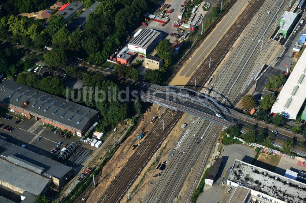 Luftbild Berlin Friedrichshain - Bahn Strecken- Ausbau an der Modersohnbrücke entlang der Modersohnstraße im Stadtteil Friedrichshain von Berlin