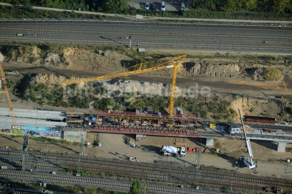 Berlin von oben - Bahn Strecken- Ausbau zwischen Modersohnbrücke entlang der Modersohnstraße und dem Bahnhof Ostkreuz im Stadtteil Friedrichshain von Berlin