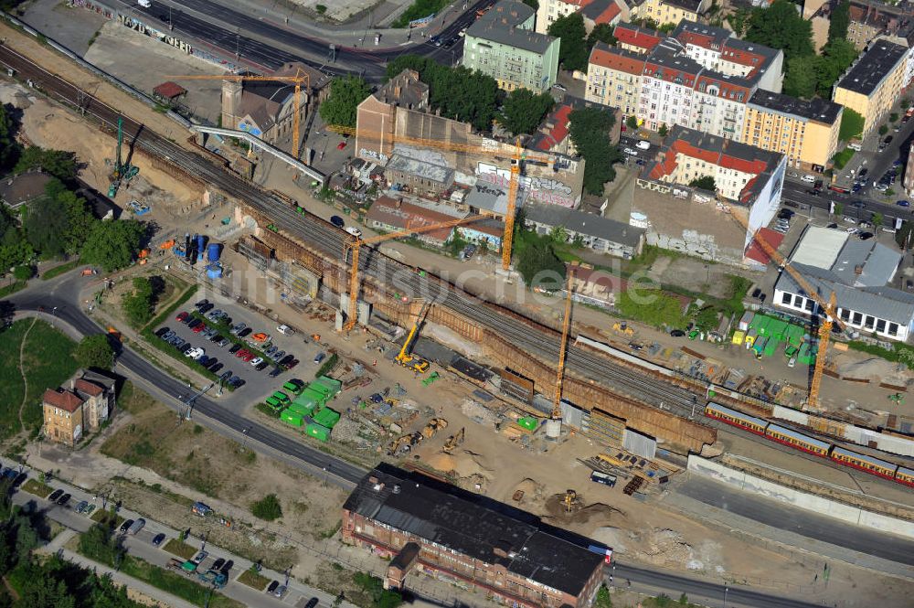 Berlin aus der Vogelperspektive: Bahnbau nahe Ostkreuz in Berlin-Friedrichshain