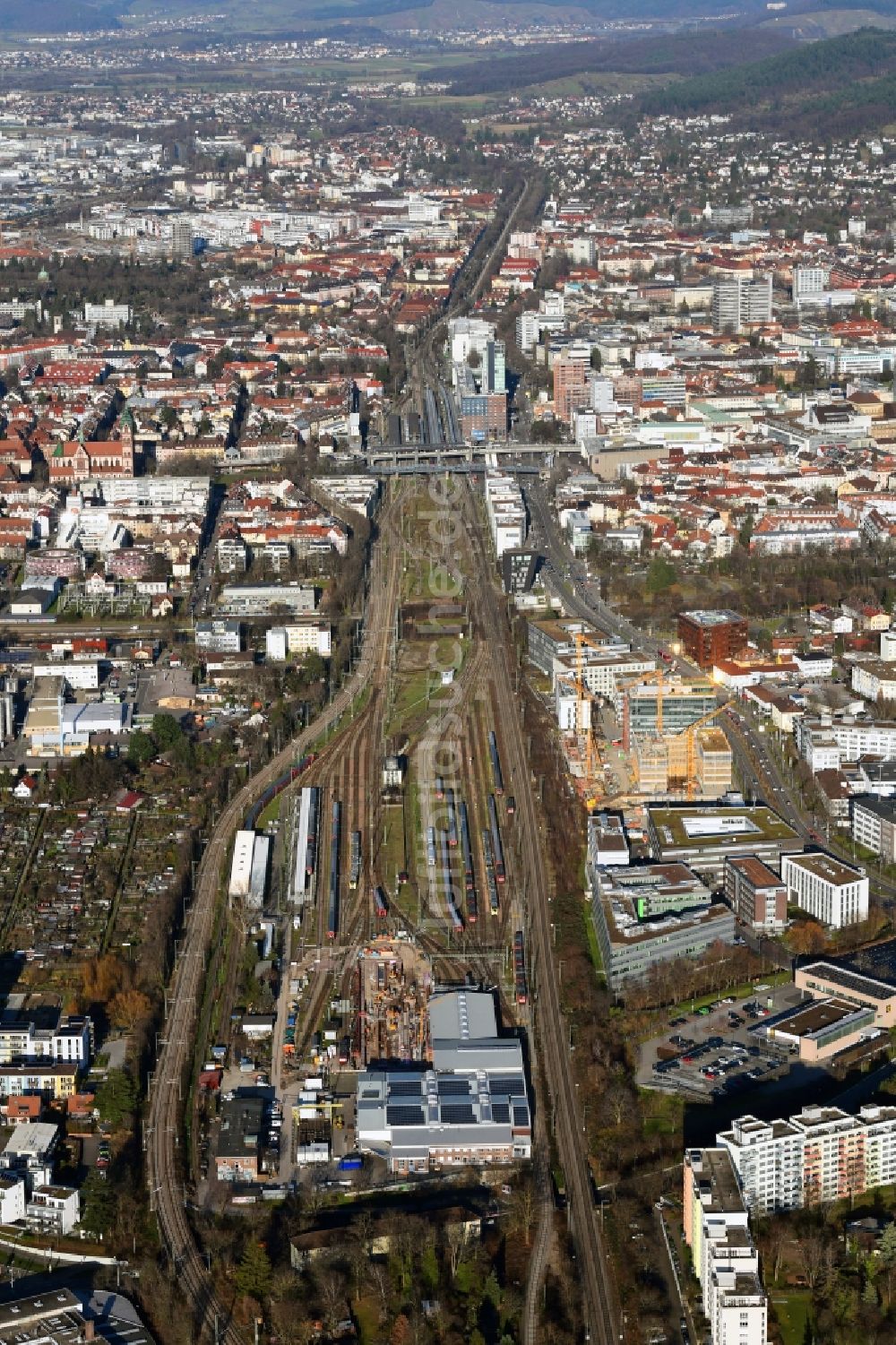 Luftbild Freiburg im Breisgau - Bahnbetriebswerk und Ausbesserungswerk von Zügen an der Bahntrasse in Freiburg im Breisgau im Bundesland Baden-Württemberg