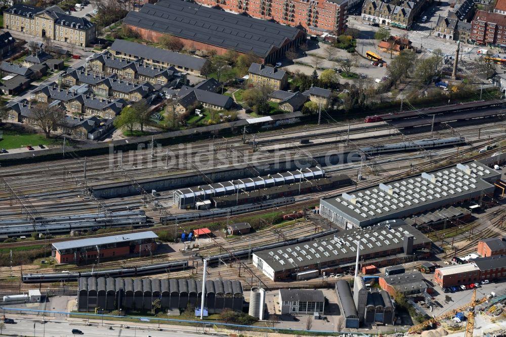 Kopenhagen aus der Vogelperspektive: Bahnbetriebswerk und Ausbesserungswerk von Zügen des Personentransportes am Bahnhof Svanemollen in Kopenhagen in Dänemark