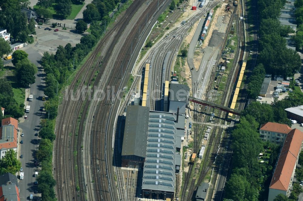 Berlin aus der Vogelperspektive: Bahnbetriebswerk und Ausbesserungswerk von Zügen des Personentransportes der Baureihe der S-Bahn Berlin GmbH im Ortsteil Lichtenberg in Berlin, Deutschland