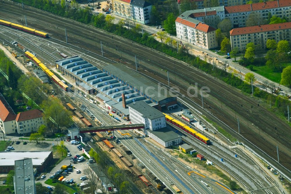 Luftbild Berlin - Bahnbetriebswerk und Ausbesserungswerk von Zügen des Personentransportes der Baureihe der S-Bahn Berlin GmbH im Ortsteil Lichtenberg in Berlin, Deutschland