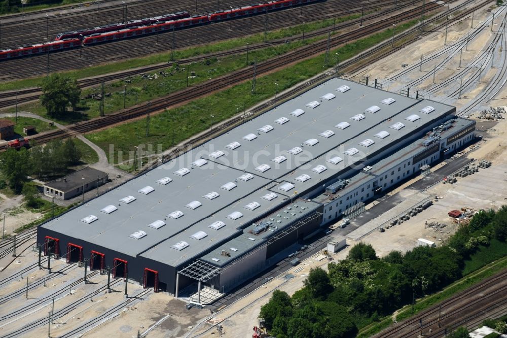 Luftbild München - Bahnbetriebswerk und Ausbesserungswerk von Zügen des Personentransportes im Ortsteil Aubing-Lochhausen-Langwied in München im Bundesland Bayern, Deutschland