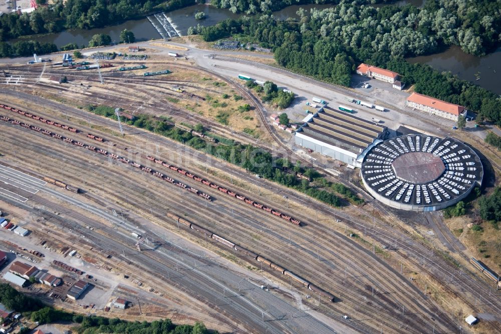 Luftbild Damelevières - Bahnbetriebswerk und Ausbesserungswerk von Zügen der SNCF in Damelevières in Grand Est, Frankreich