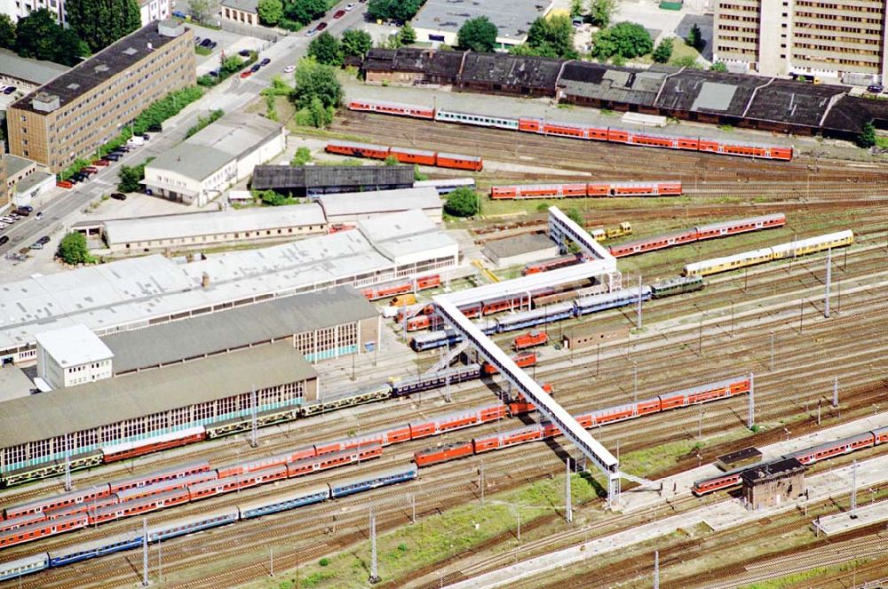 Berlin / Lichtenberg aus der Vogelperspektive: Bahnbetriebswerk Berlin - Lichtenberg