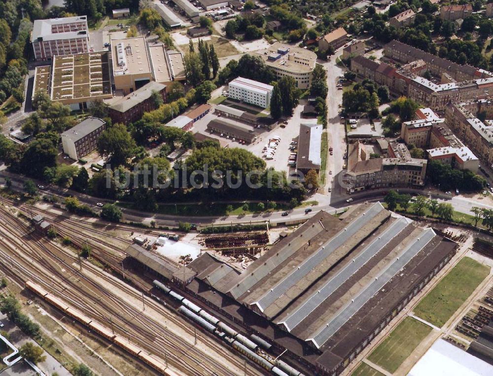 Potsdam-Babelsberg von oben - Bahngelände mit Bahnhof und Betriebshof in Potsdam 8.09.1997