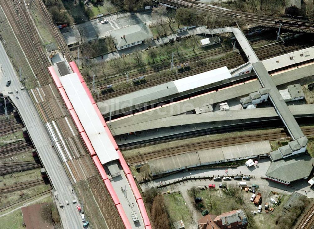 Luftbild Berlin - Friedrichshain - Bahngelände am Bahnhof Ostkreuz in Berlin - Friedrichshain.