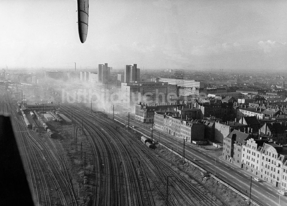 Halle (Saale) aus der Vogelperspektive: Bahngelände des Rangierbahnhofes und Stellwerkes in Halle (Saale) im Bundesland Sachsen-Anhalt