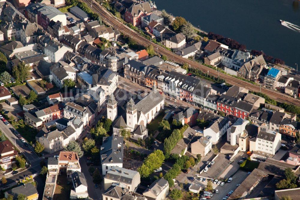 Luftbild Wasserbillig - Bahngleise am Stadtzentrum im Innenstadtbereich am Ufer des Flußverlaufes der Mosel in Wasserbillig in Grevenmacher, Luxemburg