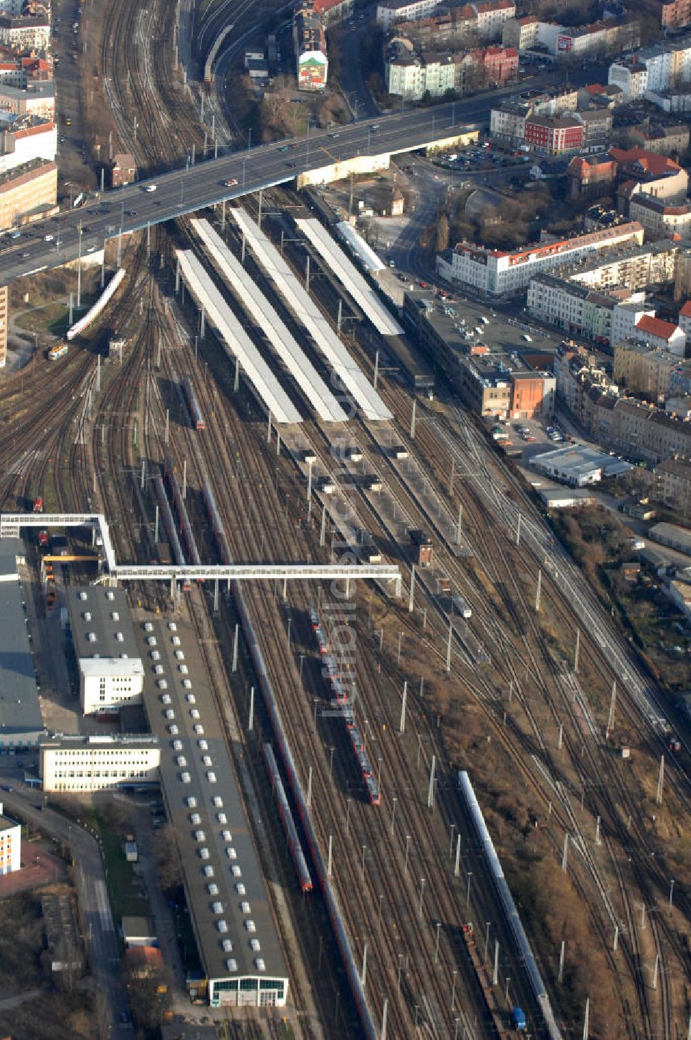 Berlin von oben - Bahnhof Berlin-Lichtenberg