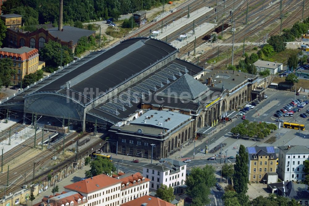 Dresden von oben - Bahnhof Dresden-Neustadt der Deutschen Bahn im Bundesland Sachsen