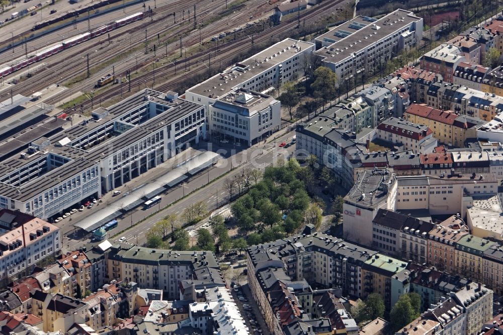 München aus der Vogelperspektive: Bahnhof München Ost oder Ostbahnhof der Deutschen Bahn am Orleansplatz im Münchener Stadtteil Haidhausen im Bundesland Bayern