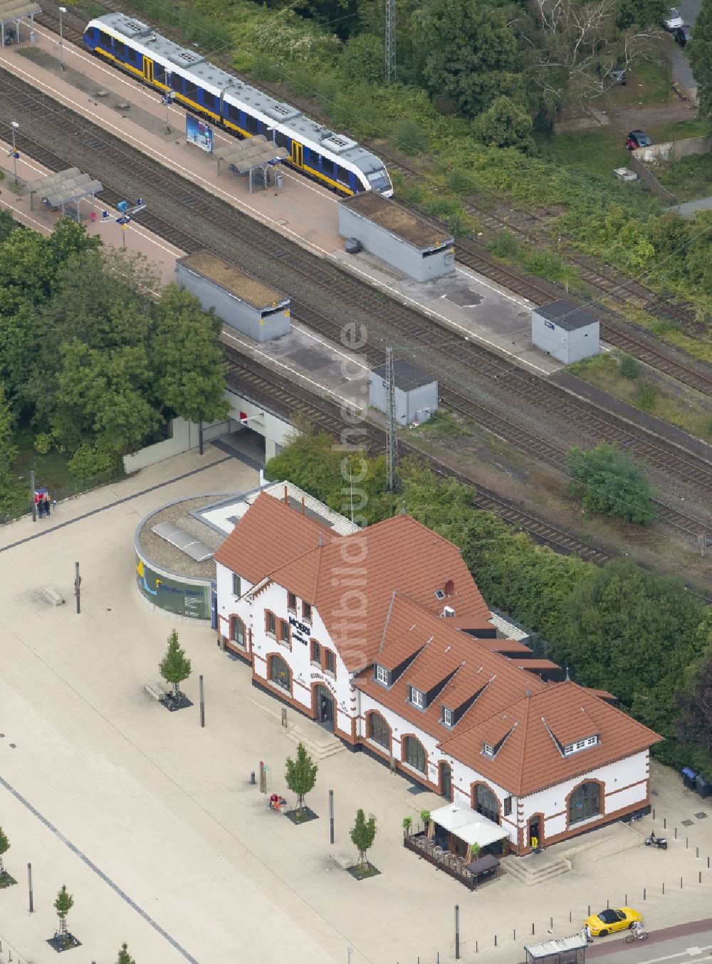 Moers von oben - Bahnhof Moers im Ruhrgebiet am Niederrhein in Nordrhein-Westfalen