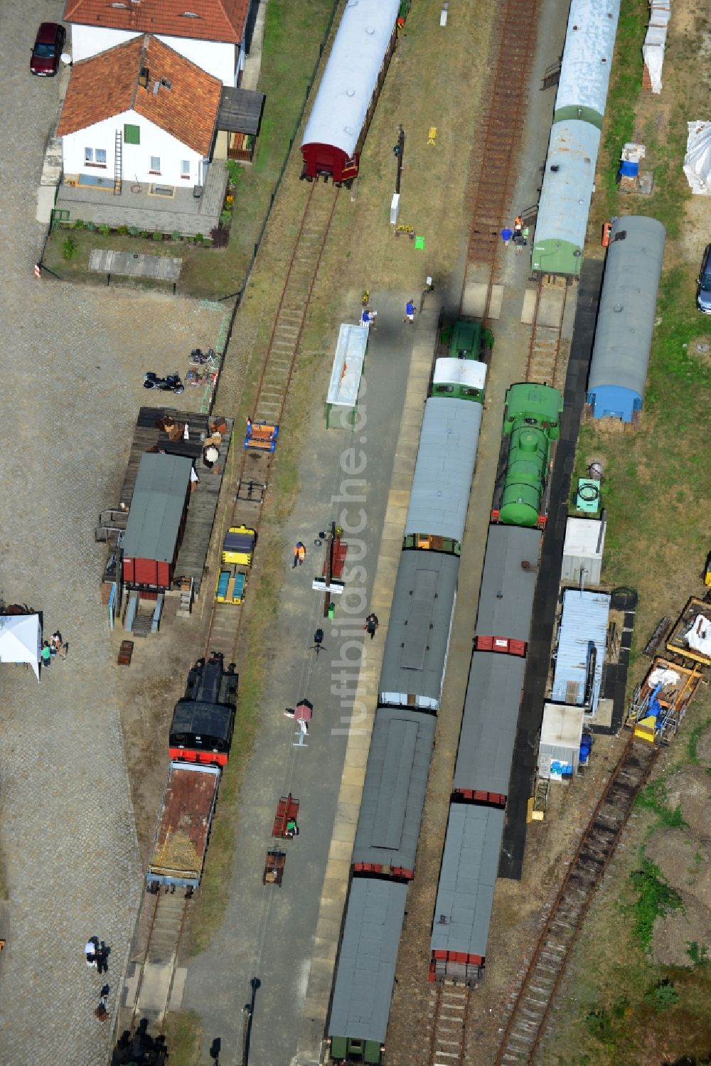 Luftaufnahme Kleinbahren - Bahnhof der Niederlausitzer Museumseisenbahn ( NLME ) in Kleinbahren im Bundesland Brandenburg in Deutschland