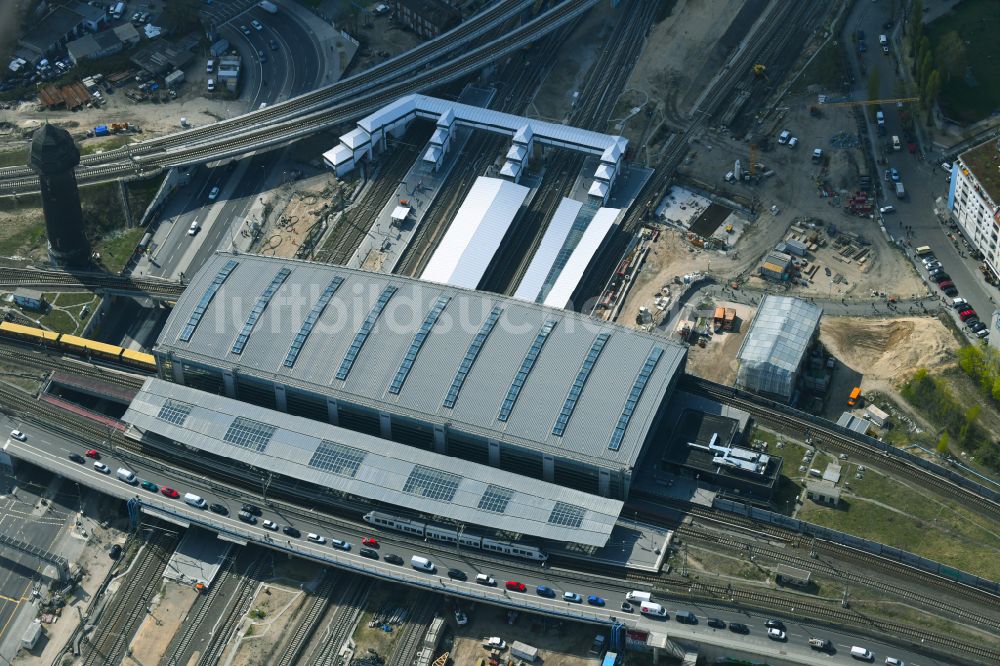 Luftbild Berlin - Bahnhof Ostkreuz im Stadtteil Friedrichshain von Berlin