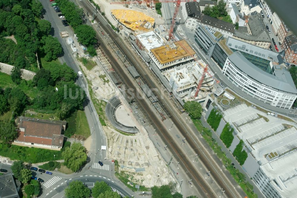 Mainz von oben - Bahnhof Römisches Theater in der Innenstadt von Mainz im Bundesland Rheinland-Pfalz