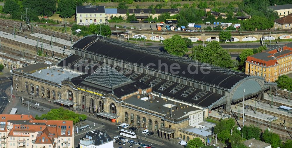 Luftbild Dresden - Bahnhofsgebäude und Gleisanlagen des S-Bahnhofes Dresden-Neustadt im Ortsteil Neustadt in Dresden im Bundesland Sachsen, Deutschland