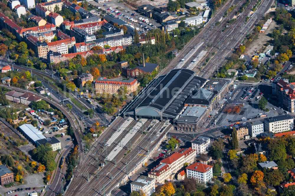 Dresden von oben - Bahnhofsgebäude und Gleisanlagen des S-Bahnhofes Dresden-Neustadt im Ortsteil Neustadt in Dresden im Bundesland Sachsen, Deutschland