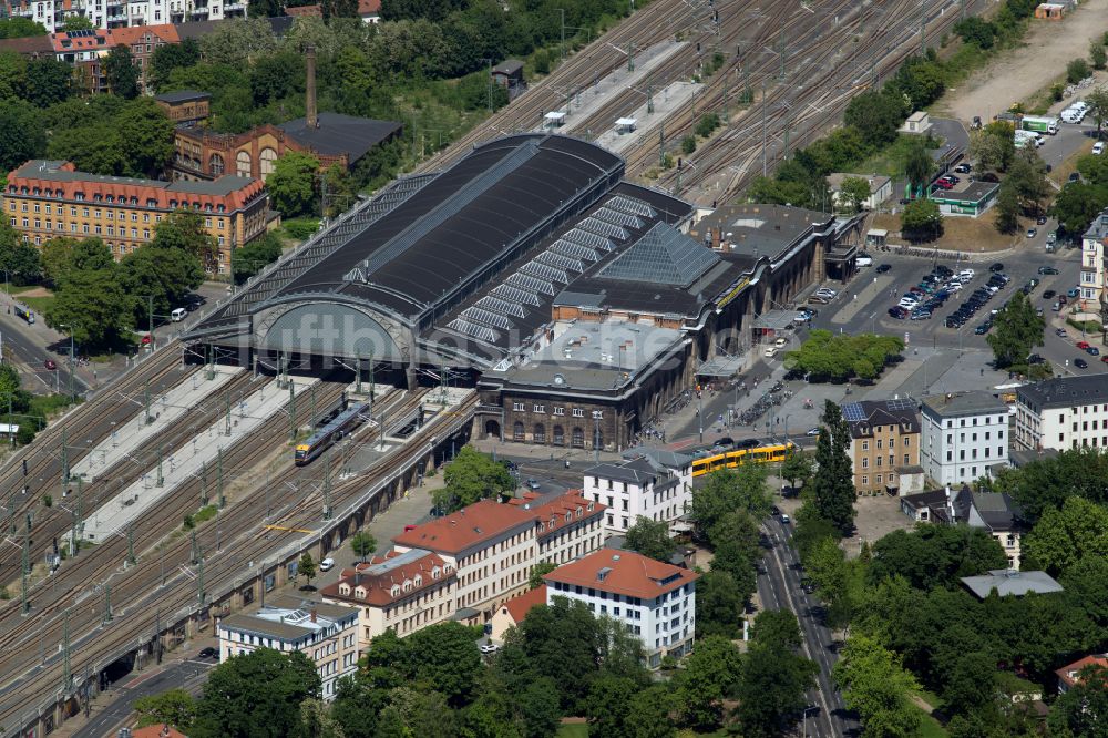 Luftbild Dresden - Bahnhofsgebäude und Gleisanlagen des S-Bahnhofes Dresden-Neustadt im Ortsteil Neustadt in Dresden im Bundesland Sachsen, Deutschland