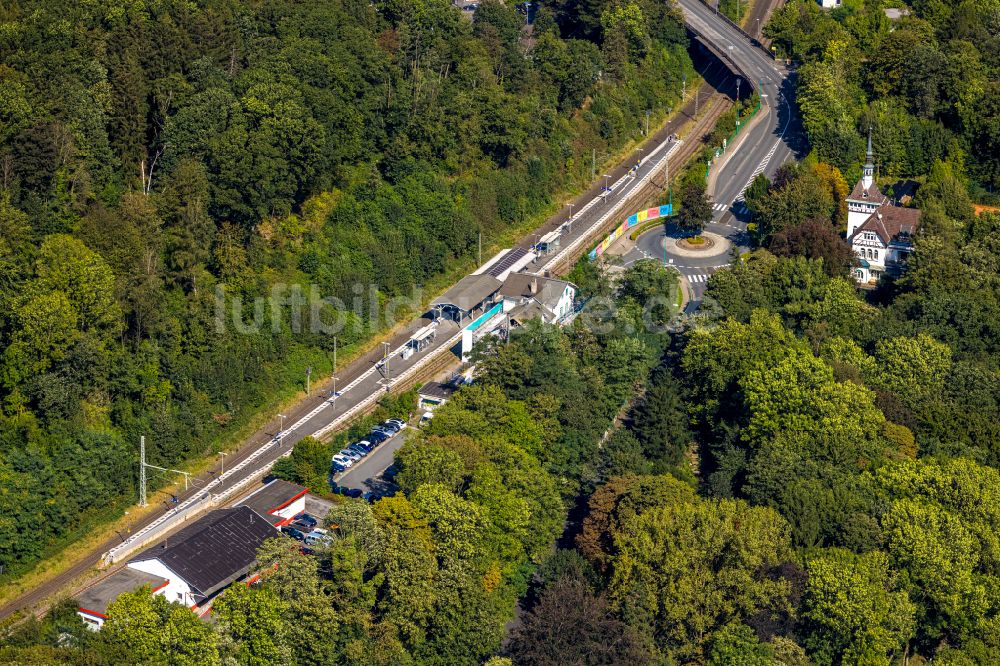 Ennepetal von oben - Bahnhofsgebäude und Gleisanlagen des S-Bahnhofes Ennepetal (Gevelsberg) in Ennepetal im Bundesland Nordrhein-Westfalen