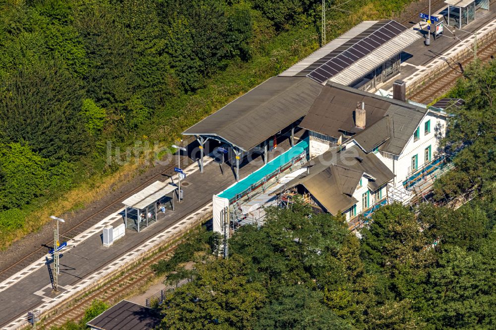 Ennepetal aus der Vogelperspektive: Bahnhofsgebäude und Gleisanlagen des S-Bahnhofes Ennepetal (Gevelsberg) in Ennepetal im Bundesland Nordrhein-Westfalen