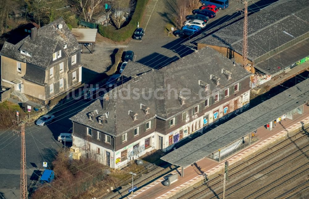 Luftbild Hagen - Bahnhofsgebäude und Gleisanlagen des S-Bahnhofes Hagen-Vorhalle im Ortsteil Vorhalle in Hagen im Bundesland Nordrhein-Westfalen