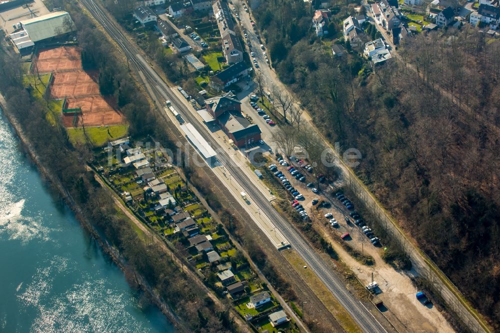 Luftaufnahme Essen - Bahnhofsgebäude und Gleisanlagen des S-Bahnhofes Kettwig in Essen im Bundesland Nordrhein-Westfalen