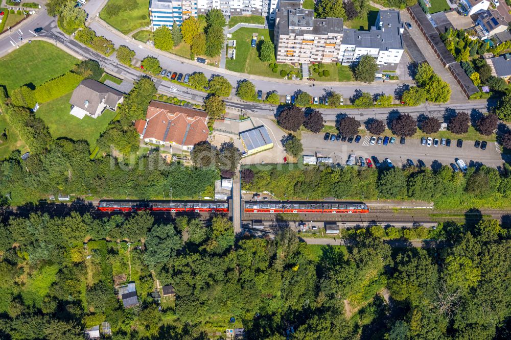 Luftbild Gevelsberg - Bahnhofsgebäude und Gleisanlagen des S-Bahnhofes mit Regionalbahn der Deutschen Bahn in Gevelsberg im Bundesland Nordrhein-Westfalen